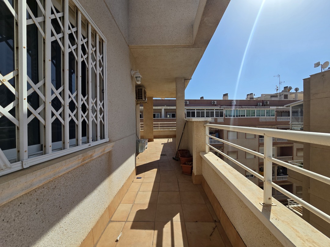 Ático con vistas al mar a 300m de la playa en Acequión, Torrevieja — 3 dorm.