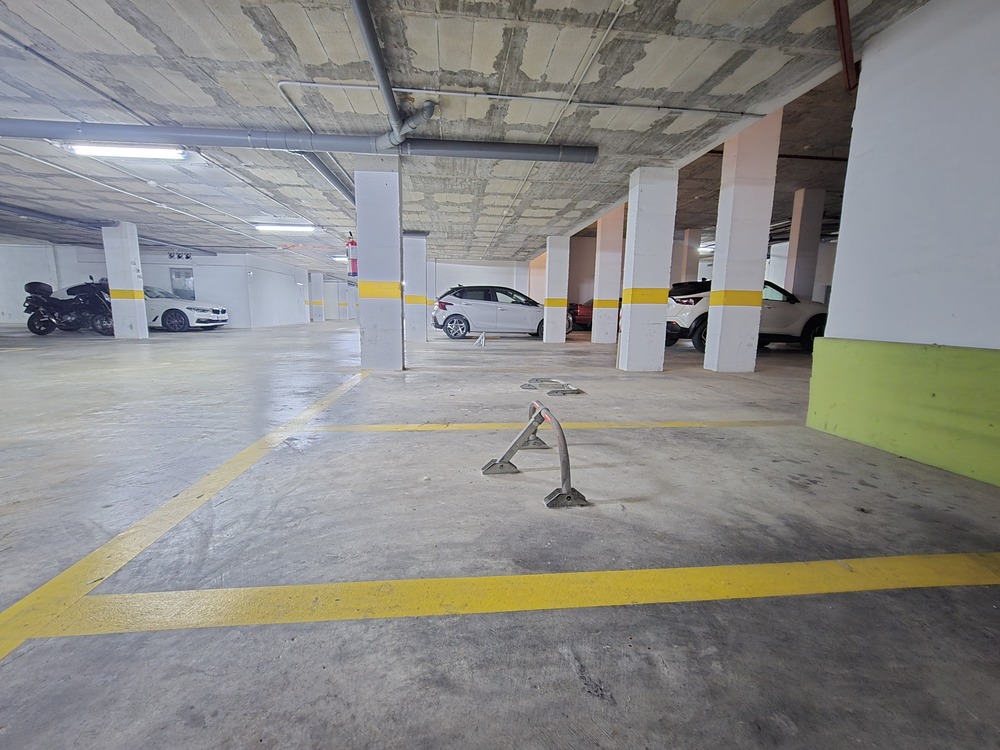 Parking privado en La Loma, Torrevieja — a 700 metros de la brisa marina