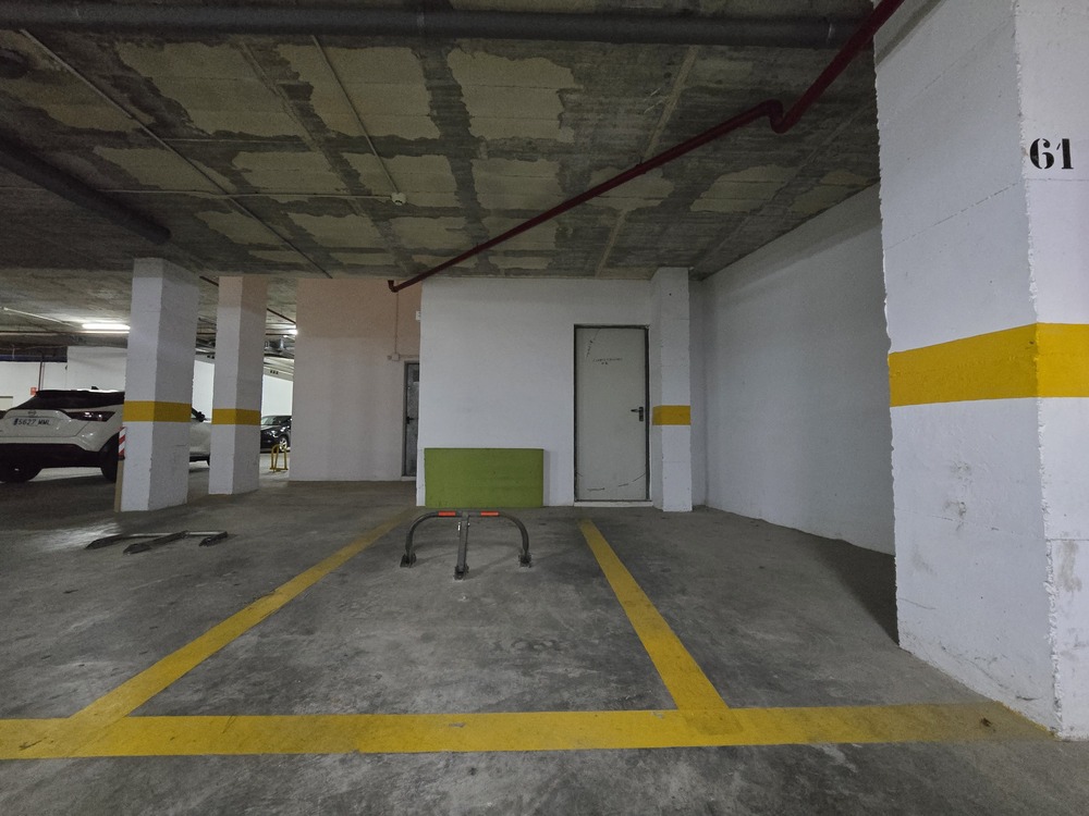 Parking privado en La Loma, Torrevieja — a 700 metros de la brisa marina