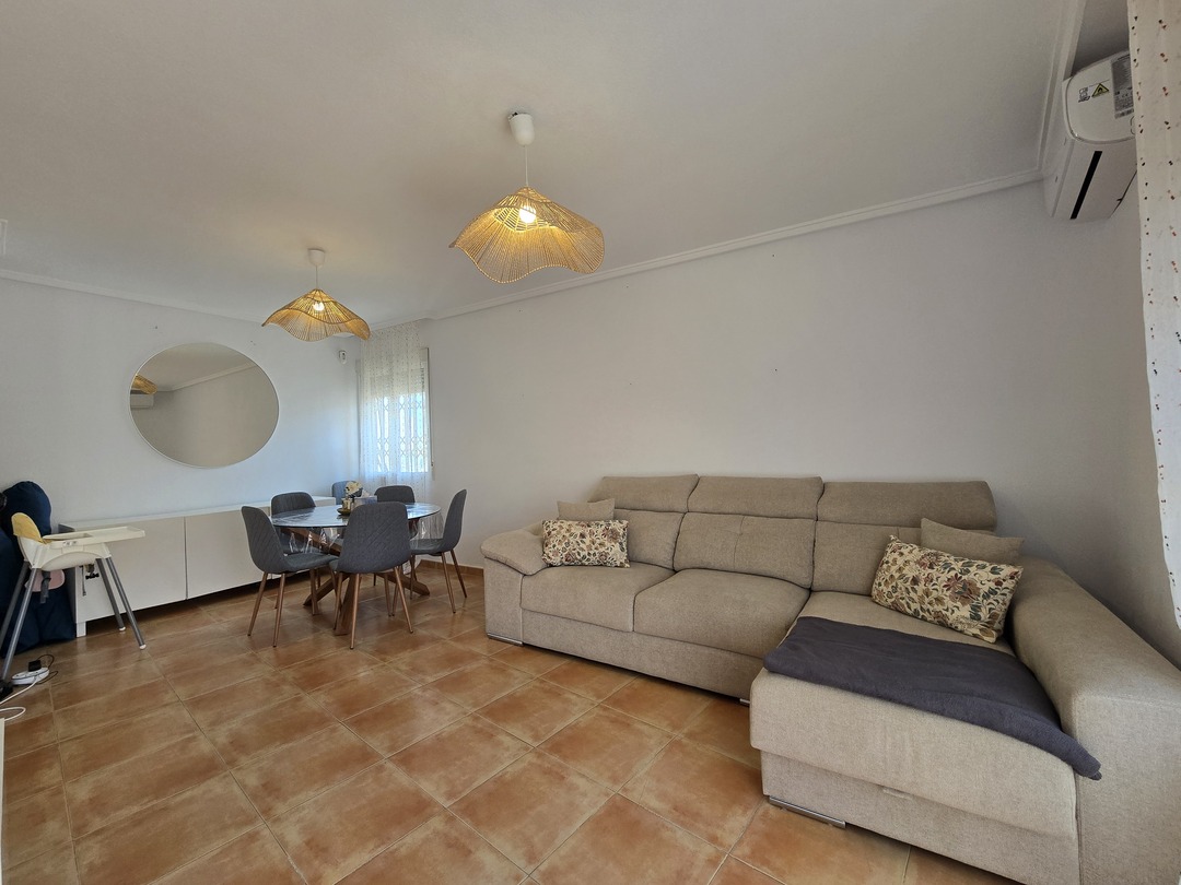 Ático con terraza esquinera de 40 m² en La Loma, Torrevieja — incluye garaje