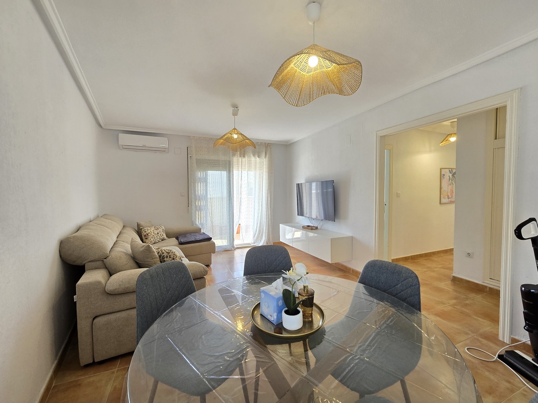 Ático con terraza esquinera de 40 m² en La Loma, Torrevieja — incluye garaje