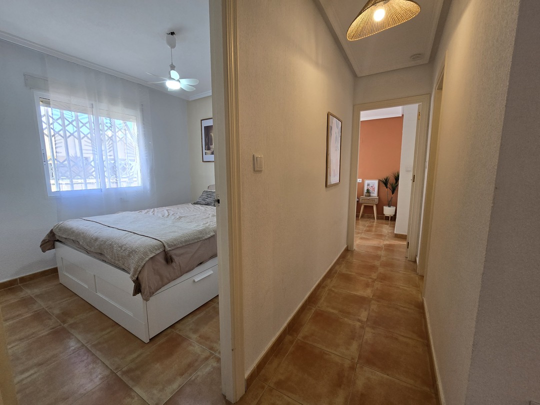 Ático con terraza esquinera de 40 m² en La Loma, Torrevieja — incluye garaje